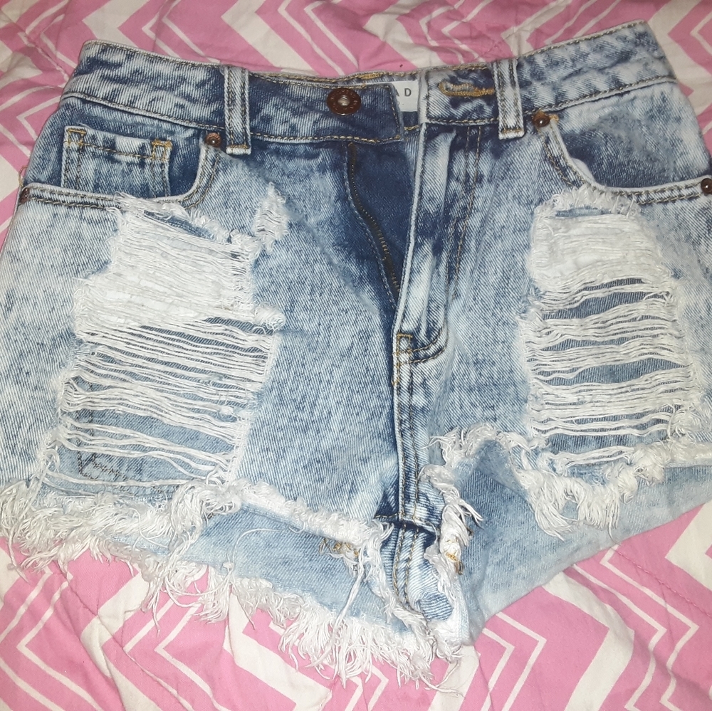 Very cute bullhead shorts